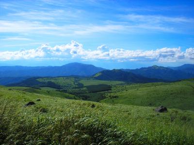 こっち側も高原地帯。湿原かな！？時間があればこの付近をひたすら歩いてみたい