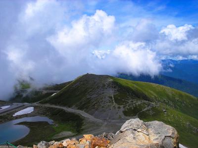ここから畳平に向かって杖を振ったら家族にそれが見えていたらしい。しかし、いよいよ畳平もガスってしまいそうだ
