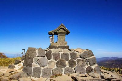 根子岳山頂(2207m)に到着