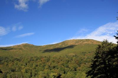 鳩待峠付近より至仏山