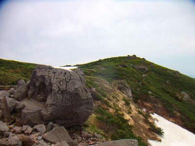 こっち側は雪がないのね。でもまあ滑れる場所はいくらでもある