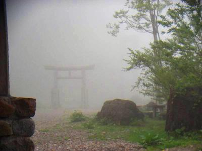 ものすごくガスってきました。明日大丈夫かなっと心配だった