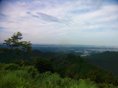 関東では夜景にバッチリな場所だ。いつかナイトハイキングに来てやろうと思った瞬間だった