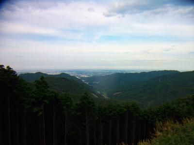 八王子市内も見えるけど東京都内は霞んでいてよく見えない