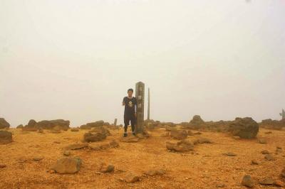 せっかく百名山の一座を登頂したので記念撮影をとってもらった