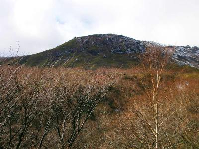 下山してロープウェイを降りてから振り返るとすっかりガスがはけてる。残念だけど、まあこういう日もあるよね