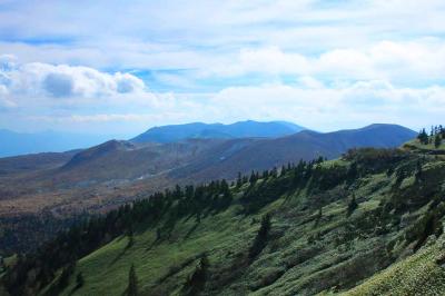車から降りて景色を眺める。ずいぶん高いところまで車で行けるんやね