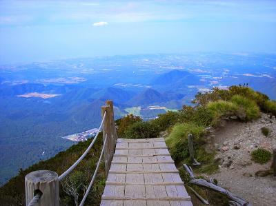 振り返ると木道と展望が良い感じだった