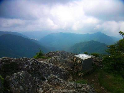 ここが日本岩。展望は良さそう。この付近は岩が多いね