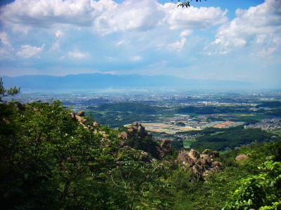 竜王山の山頂から見えるわずかな展望