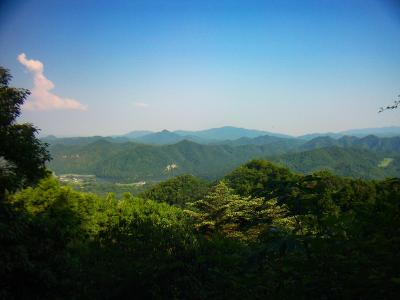 六丁峠に戻り、少し登っていくと展望が開けてきた