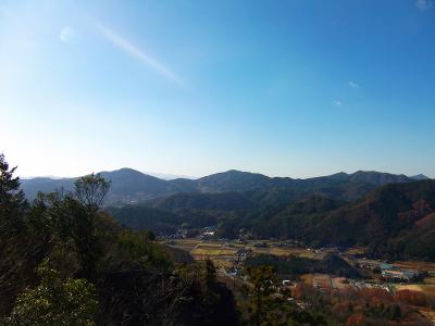 この付近からは三草山や北摂の山々が見渡せる