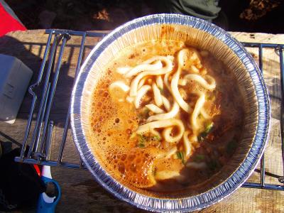 今日の昼食は味噌煮込みうどん♪