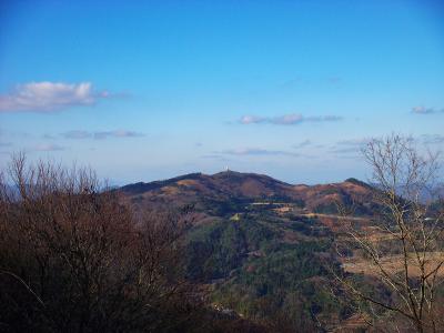 横尾山山頂付近から見える深山。少し近くなったかな！？ズーム気味なんだけどね