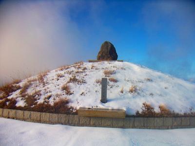 一応、ここが北摂最高峰の深山山頂(790.5m)になるのかな。本当はあの石のところなんだろうけど（笑）