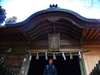 山頂という感じがしなかったけど、一応登頂したので記念撮影をとってもらった