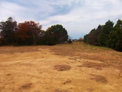 山頂広場。写真では見えにくいが奥にテーブルなどがある