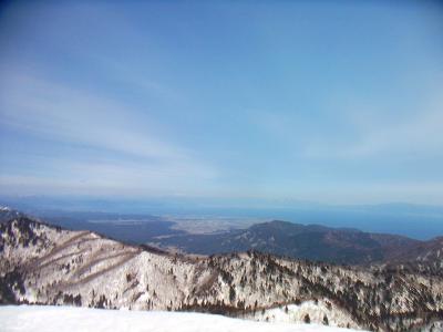 琵琶湖方面。いつも武奈ヶ岳にくるとこっち方面は霞んでる