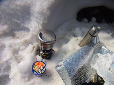 きょうの昼食はこれ。寒冷地用のガスでなくても全然大丈夫だった