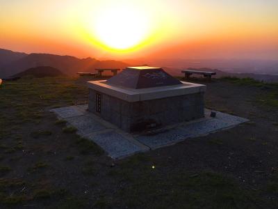 展望地となる山頂広場！？かな。まだ日が沈んでなかったので良かった