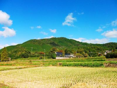 晴天の中あの山に登る