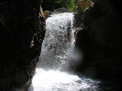 天狗滝に到着。今日はここまでらしい。これを登れるのかチャレンジした人いるらしいので、やってみようかと思った