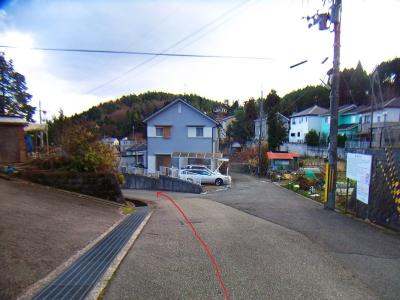 ここも道なりにとにかく下っていく