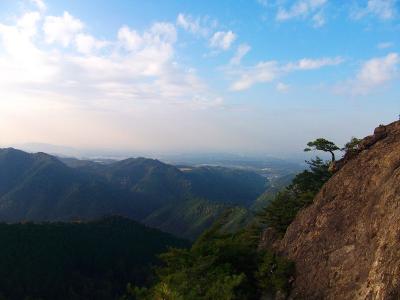 夜景をとるならこっちの西側のほうがいいかも。遠く海も見えてる気がした