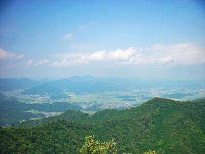 こっちは北東側かな。何が見えてるのかわからないし調べもしてない