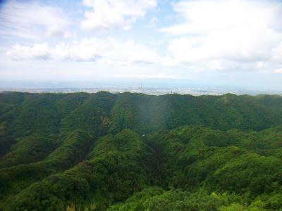 関西国際空港方面。お菊山の稜線の向こう側だね