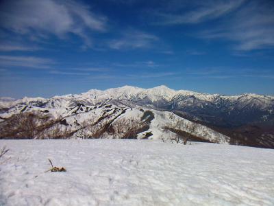 白山と別山がでかでかと見える。これほど迫力ある白山を見る事ができるのは珍しいかも
