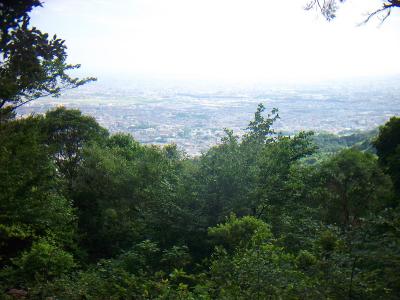 六個山山頂からのわずかな展望