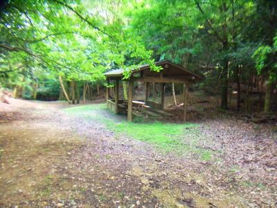 ここがハート広場らしい。東屋がある広い場所だった