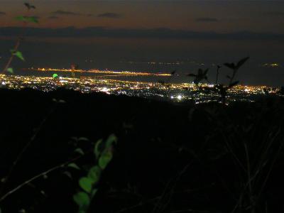 関空とりんくうタワーを少しズームで撮影してみる。観覧車もよく見えた