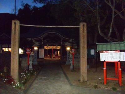 高取神社に到着。夜景の時間にはちょうどいいけど、どこで撮影しようか考えていた