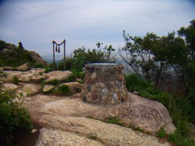 高御位山の山頂付近にはこういうものが設置されていた