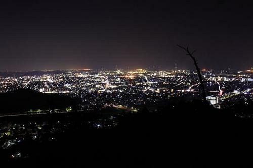 トンガリ山の撮影地より南部の夜景