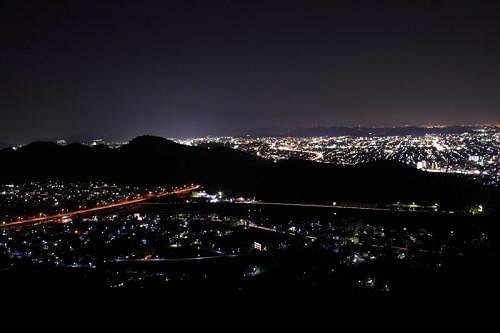 トンガリ山の撮影地より東部の夜景