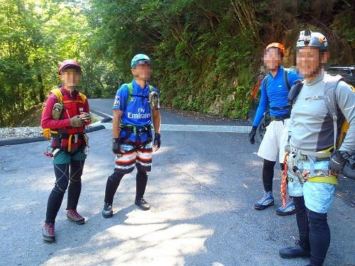 いつもの駐車場からスタート。天気は快晴で期待度大！よろしくお願いしま～すmm
