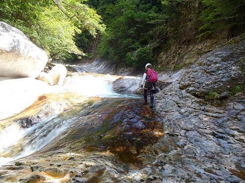 滝上部はナメ地帯になっているが、ここも何度みても素晴らしい！