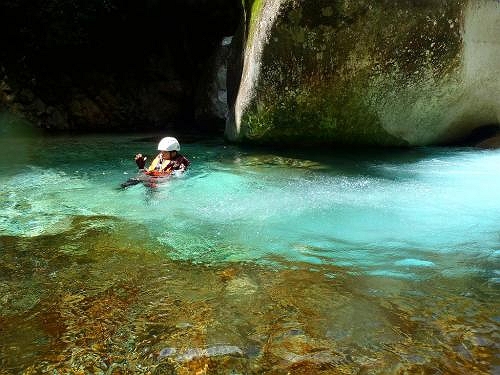 ブルーで浮かぶの好きなS嬢