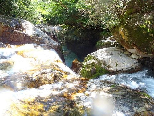 ブルーのゴルジュ上部から