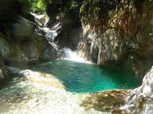 これが二つ目の滝（斜4m滝）で今回の最終地点