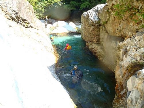 難所だったところも泳いでいきます