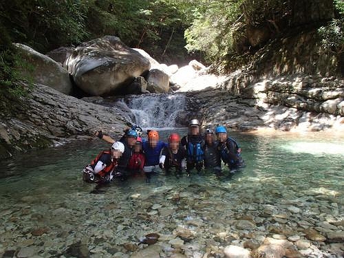 これより登山好人さんよりいただいた画像です。垢離取場でのみんなで撮影した写真