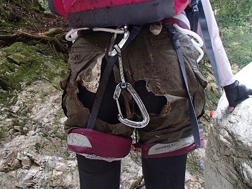 スライダーばかりしててケツがボロボロになったS嬢。まあこうなることを見越して古着屋300円モノなのでOKOK！