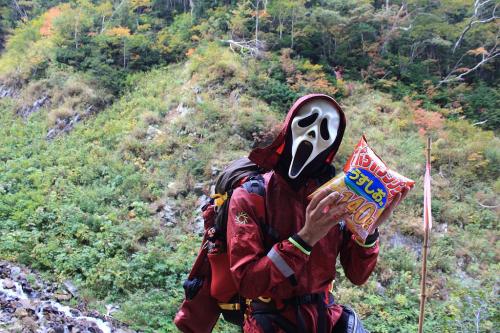 ポテチがパンパンになっていたので撮影。ひでぶーさんがスクリームさんをさっと出していた。出しやすいところにセットしてあったんやね（笑）。ちなみにこの後、スクリームさんにポテチの全てをお願いすることになる