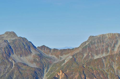 大キレットの間から白山。御前峰、右に剣ヶ峰