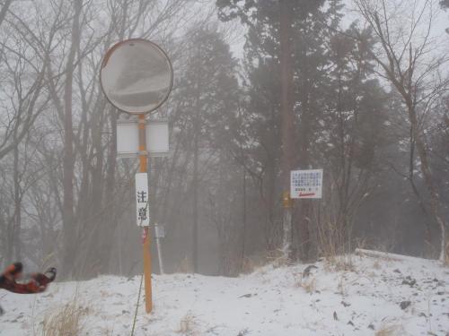 ここから再び登山道へ
