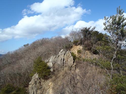 岩場がある鈴鹿山脈らしい稜線